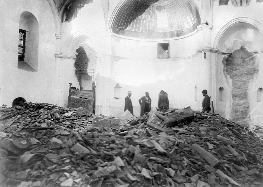 Vernielde Armeense kathedraal in Erzincan